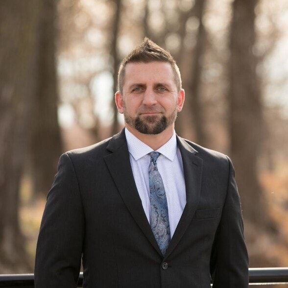 Land Listing Agent Photo