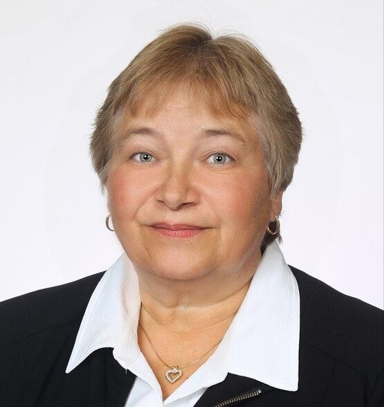 Land Listing Agent Photo