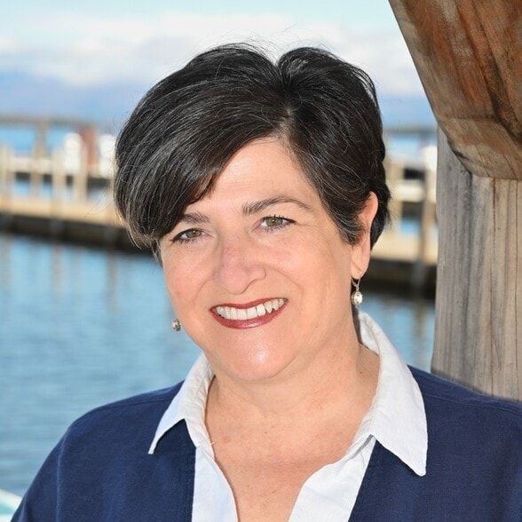 Land Listing Agent Photo