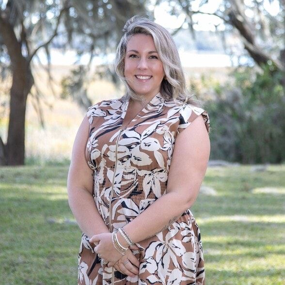 Land Listing Agent Photo