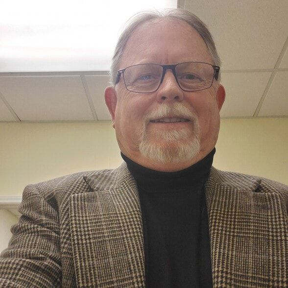 Land Listing Agent Photo