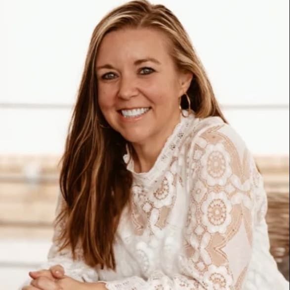 Land Listing Agent Photo