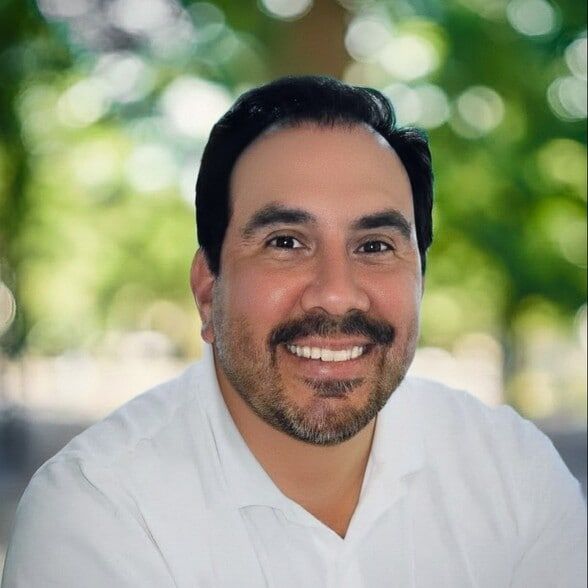 Land Listing Agent Photo