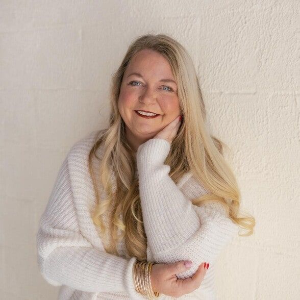 Land Listing Agent Photo