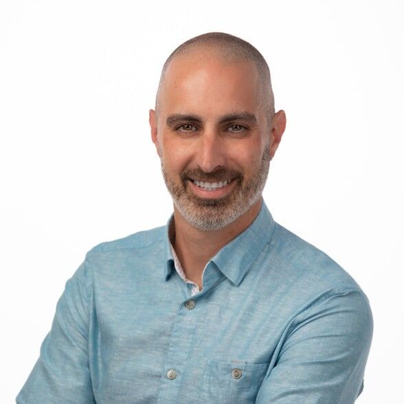 Land Listing Agent Photo