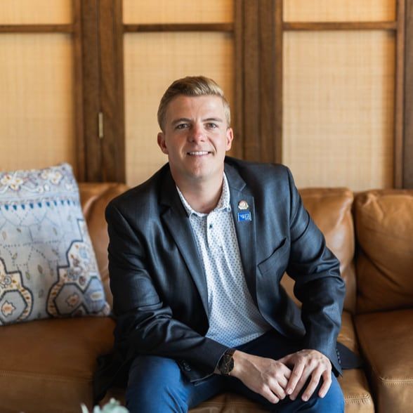 Land Listing Agent Photo