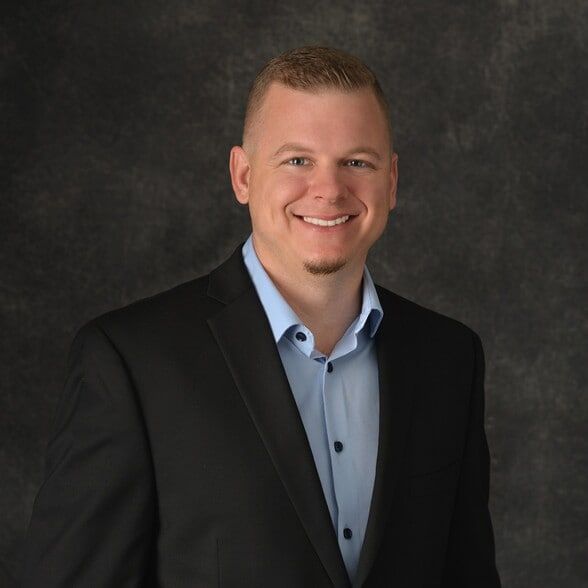 Land Listing Agent Photo