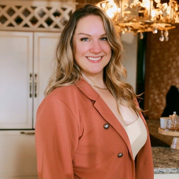 Land Listing Agent Photo