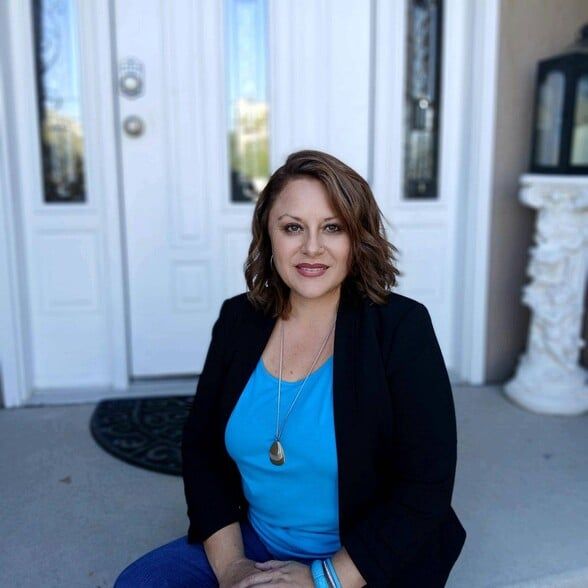 Land Listing Agent Photo