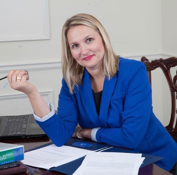 Land Listing Agent Photo