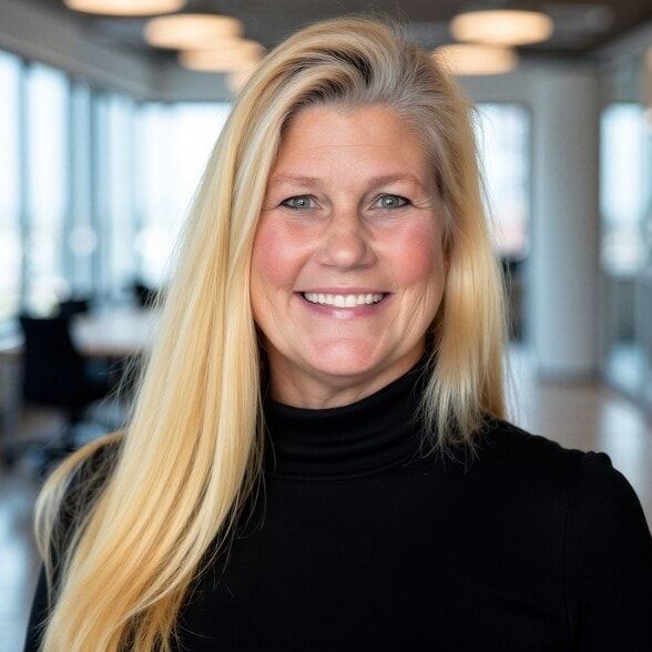 Land Listing Agent Photo