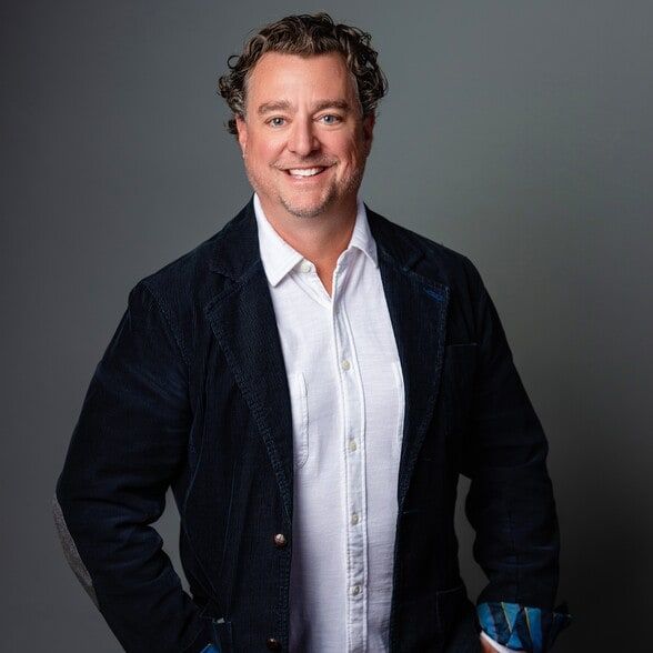 Land Listing Agent Photo