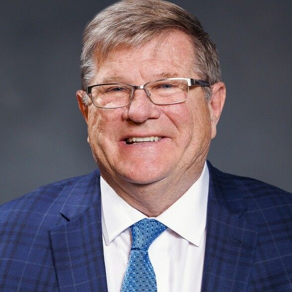 Land Listing Agent Photo