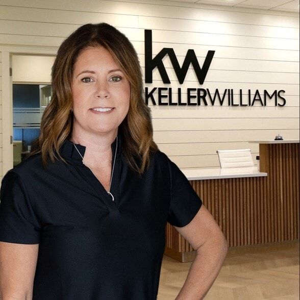 Land Listing Agent Photo