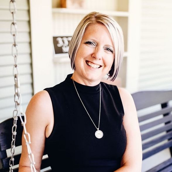 Land Listing Agent Photo