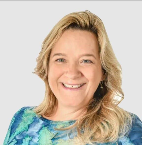 Land Listing Agent Photo