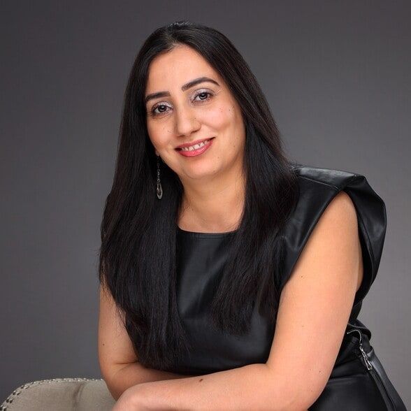 Land Listing Agent Photo