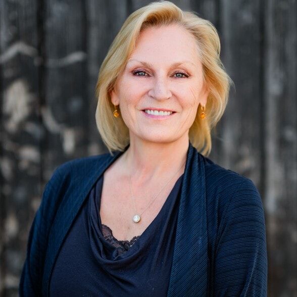 Land Listing Agent Photo