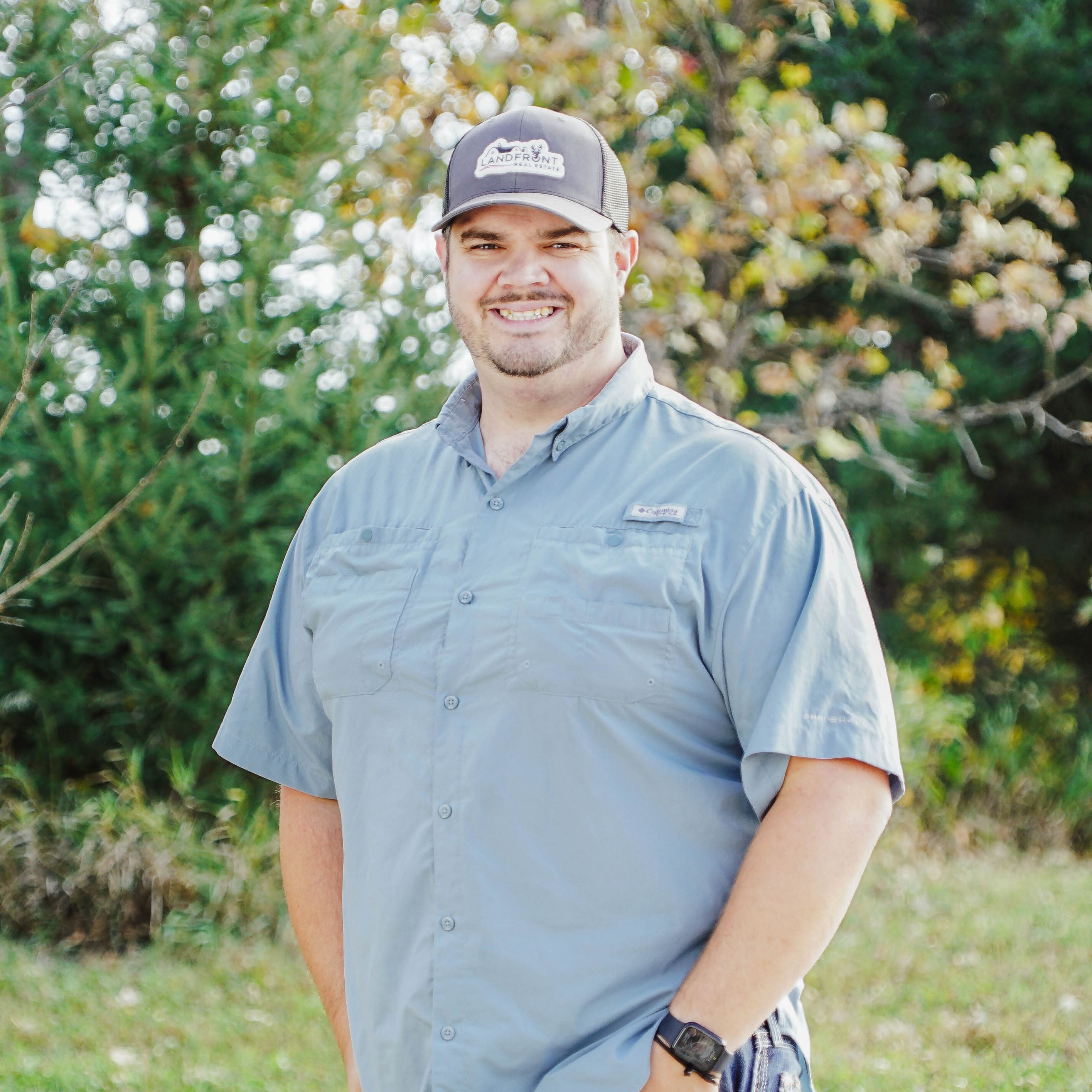 Land Listing Agent Photo