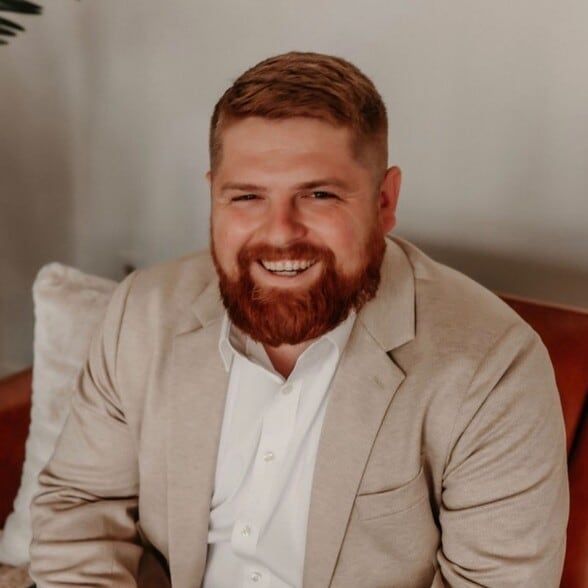 Land Listing Agent Photo