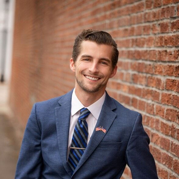 Land Listing Agent Photo