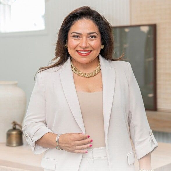 Land Listing Agent Photo