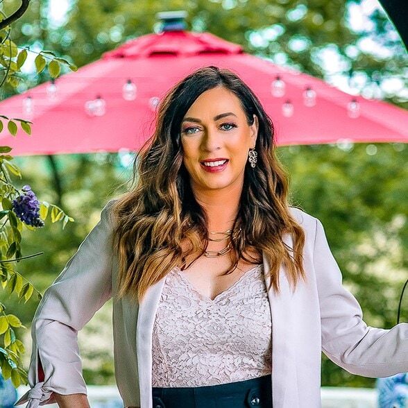 Land Listing Agent Photo