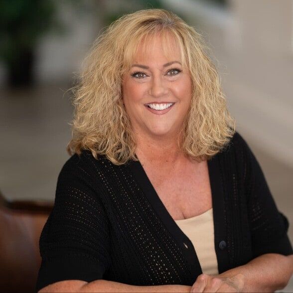 Land Listing Agent Photo