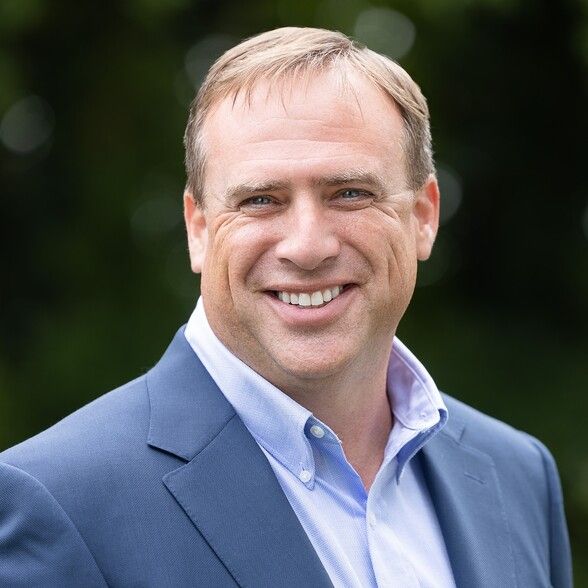 Land Listing Agent Photo