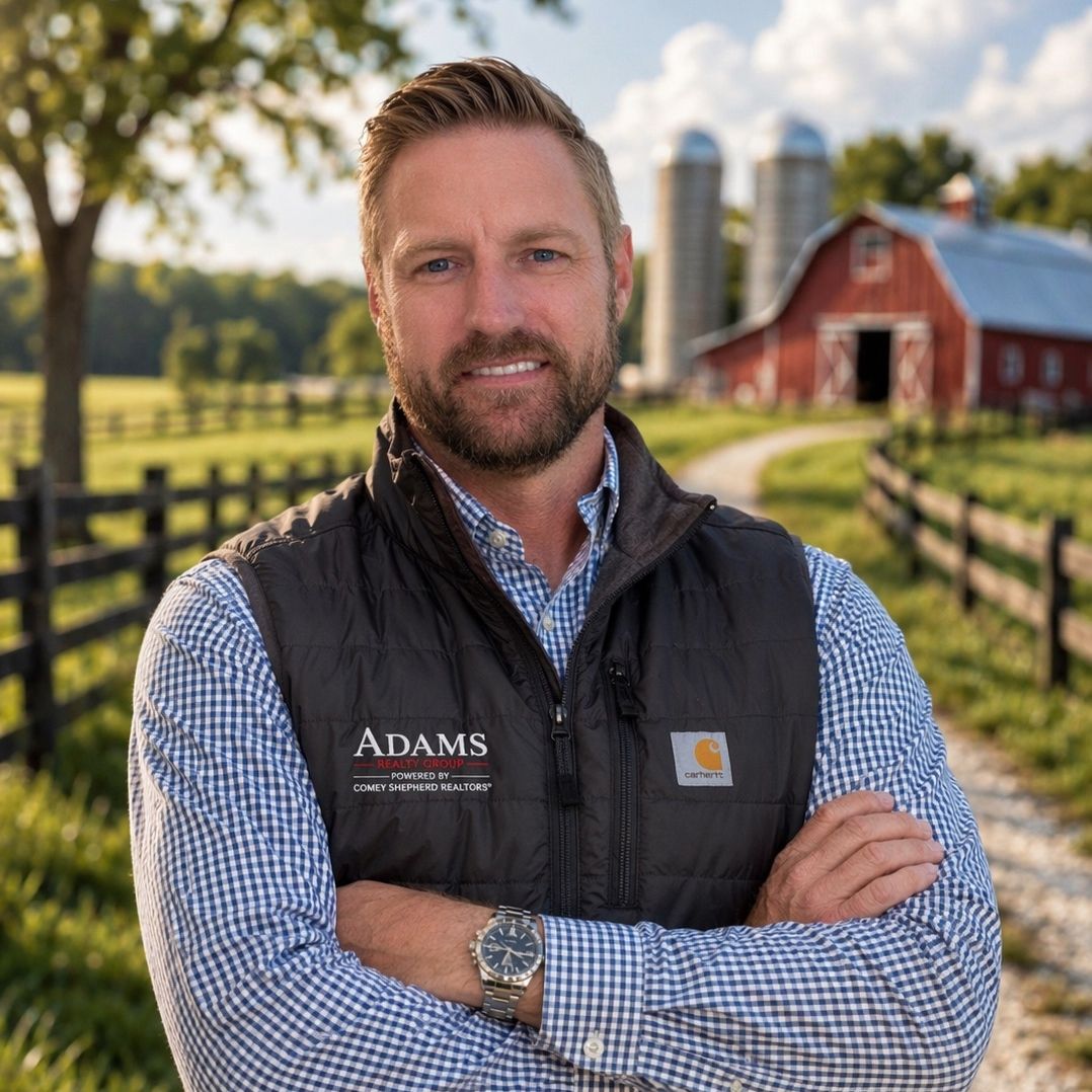 Land Listing Agent Photo