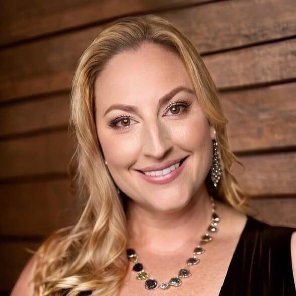 Land Listing Agent Photo