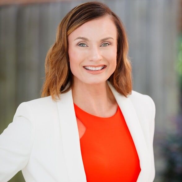 Land Listing Agent Photo