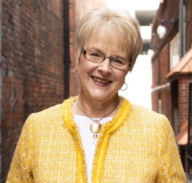 Land Listing Agent Photo