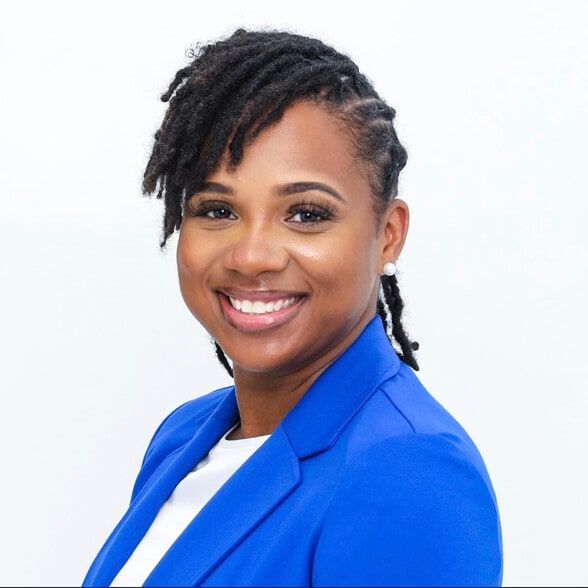 Land Listing Agent Photo