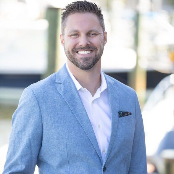 Land Listing Agent Photo