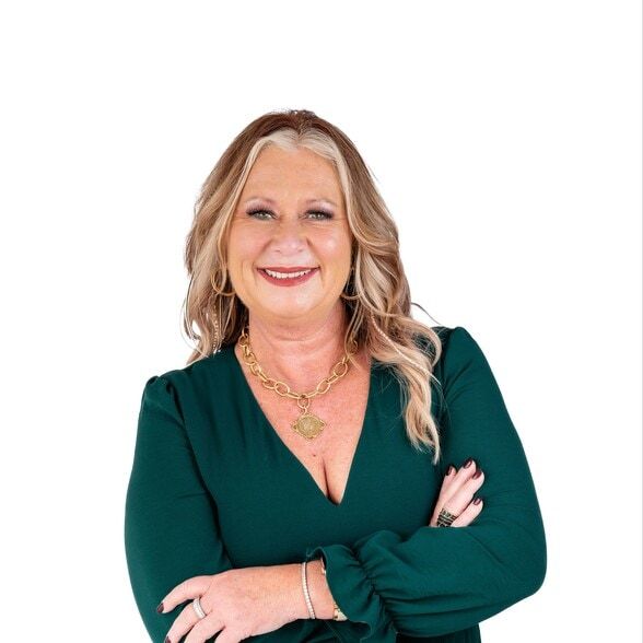 Land Listing Agent Photo