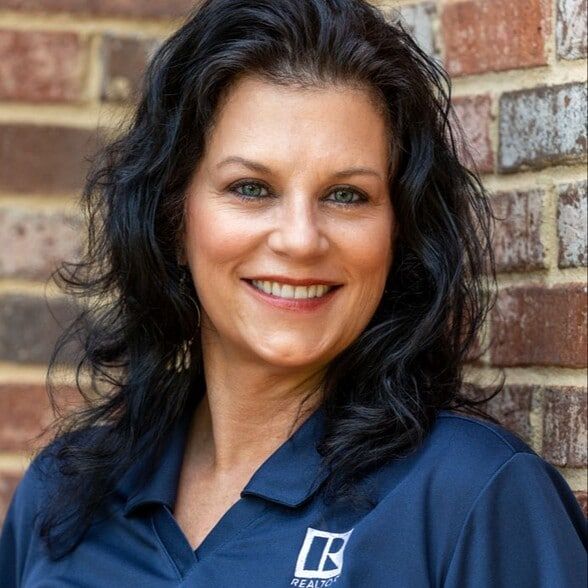 Land Listing Agent Photo