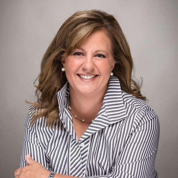 Land Listing Agent Photo