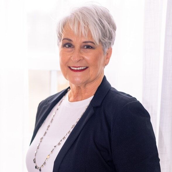 Land Listing Agent Photo