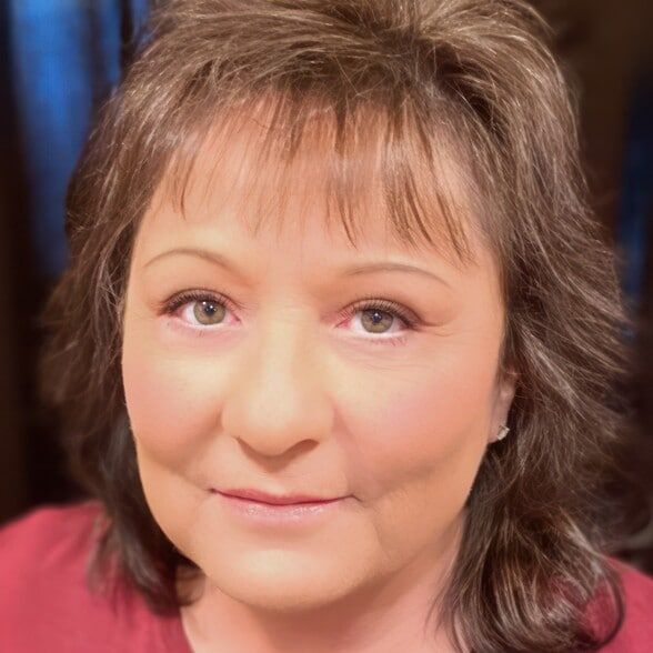 Land Listing Agent Photo