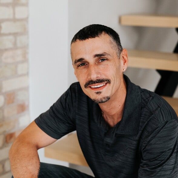 Land Listing Agent Photo