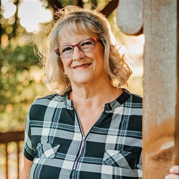 Land Listing Agent Photo