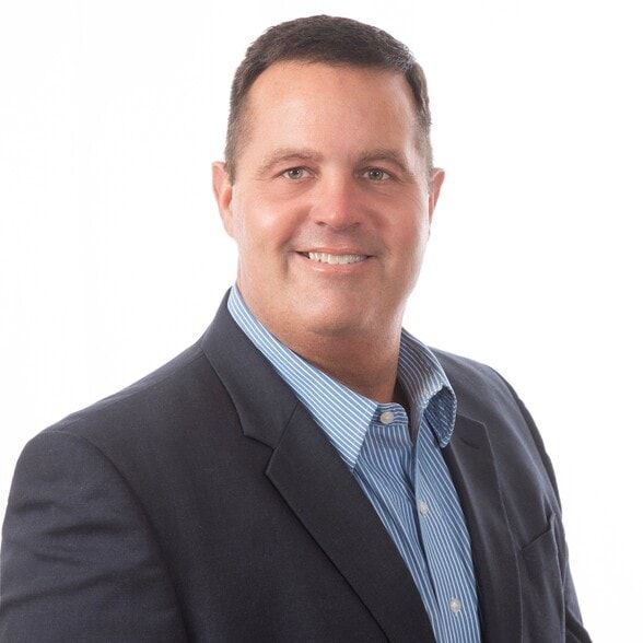 Land Listing Agent Photo