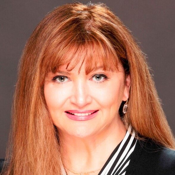 Land Listing Agent Photo