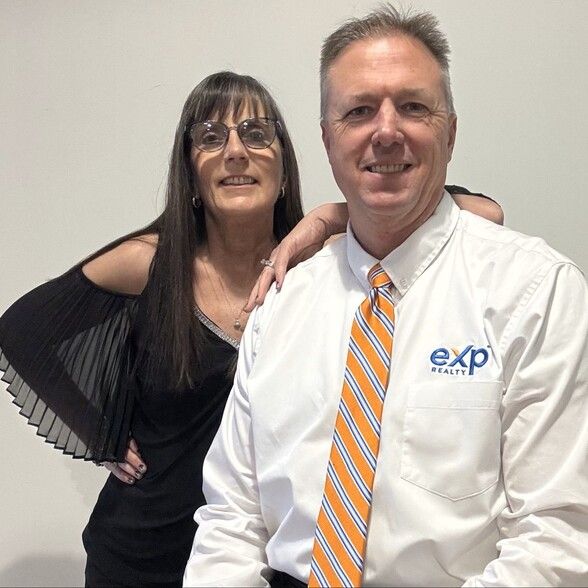 Land Listing Agent Photo