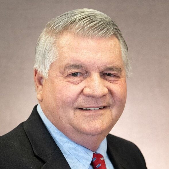 Land Listing Agent Photo