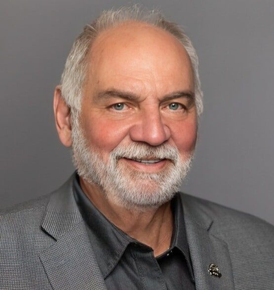 Land Listing Agent Photo