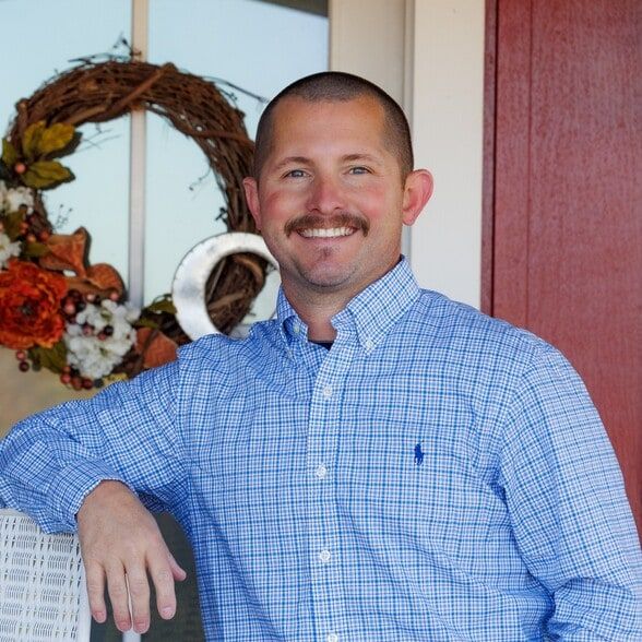 Land Listing Agent Photo