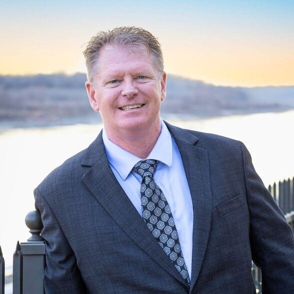 Land Listing Agent Photo