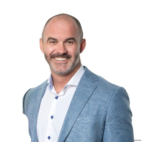 Land Listing Agent Photo